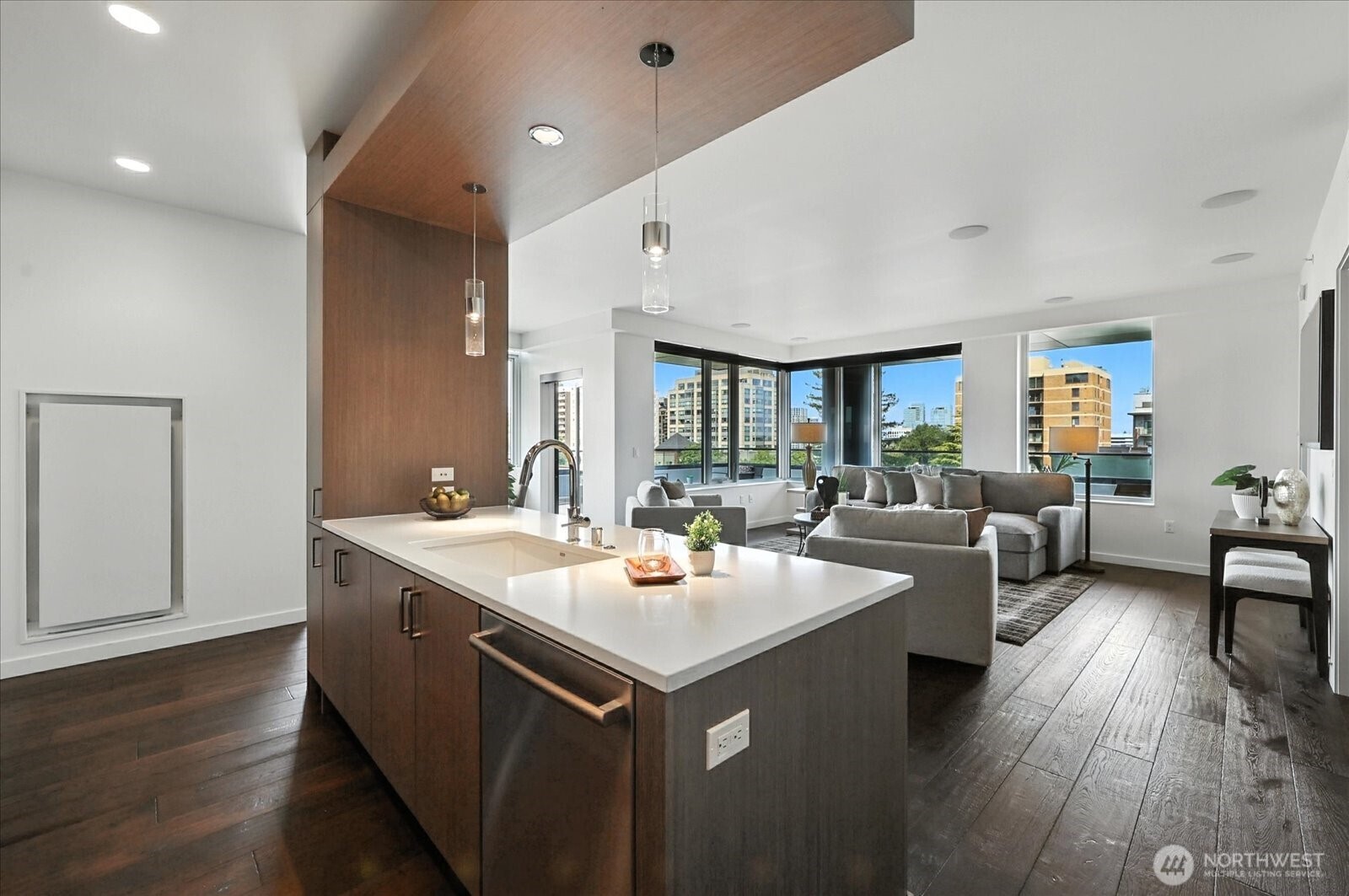 1321 Seneca Street 505