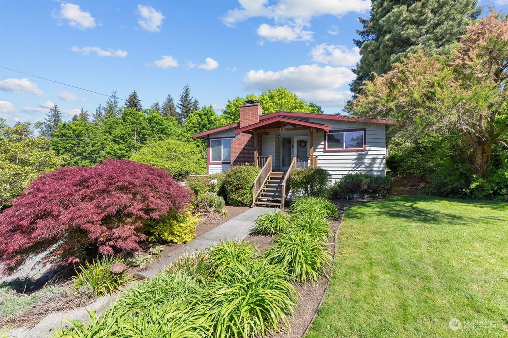 Photo of 6300 SE 24th Street, Mercer Island, WA 98040 (MLS # 2261078)
