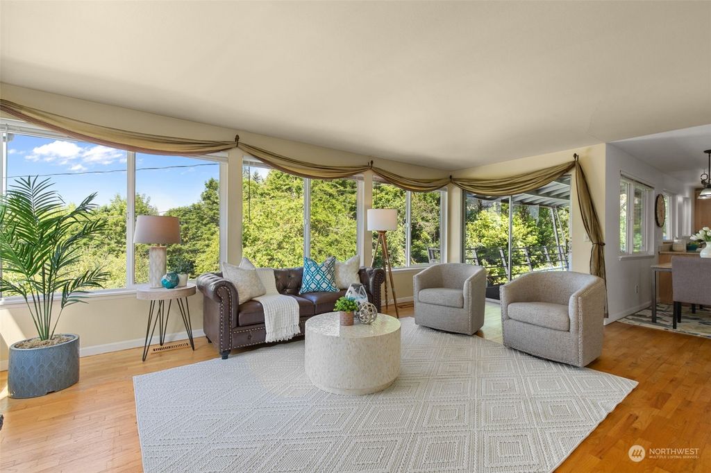 Photo of 6300 SE 24th Street, Mercer Island, WA 98040 (MLS # 2261078)