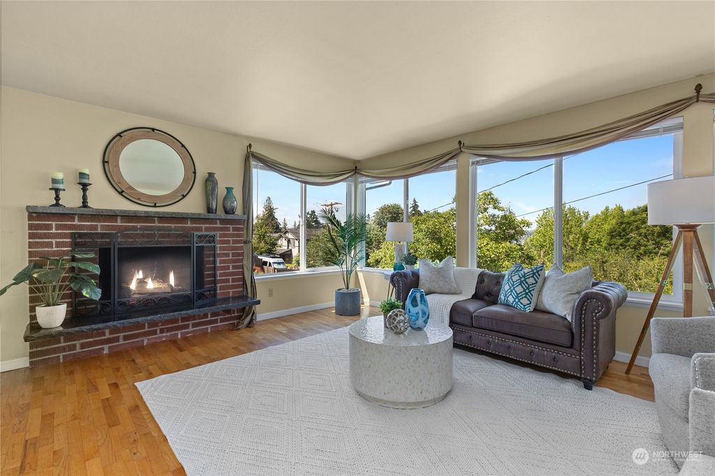 Photo of 6300 SE 24th Street, Mercer Island, WA 98040 (MLS # 2261078)