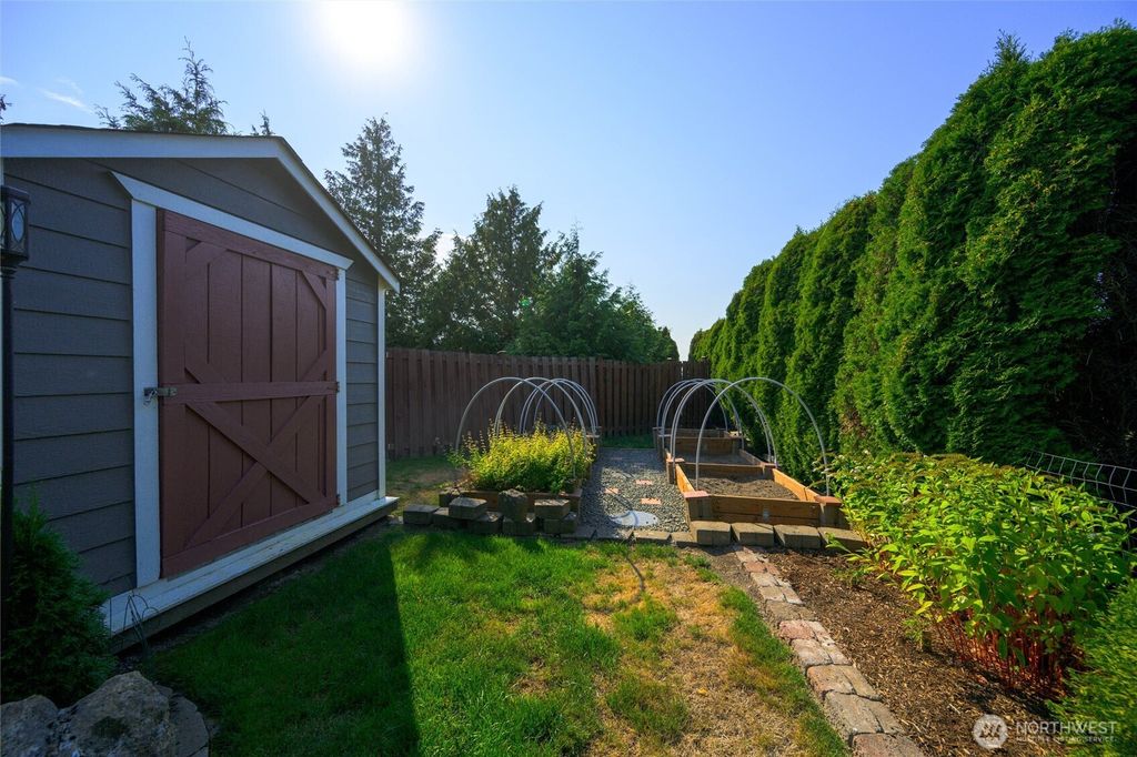 Photo of 12297 Bayhill Drive, Burlington, WA 98233 (MLS # 2481621)