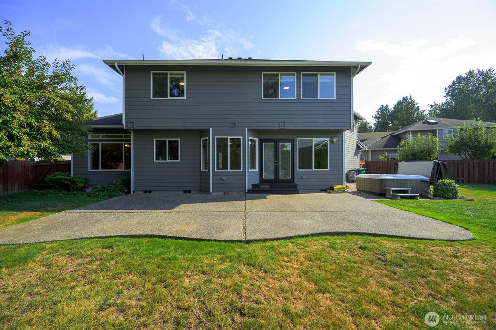 Photo of 12297 Bayhill Drive, Burlington, WA 98233 (MLS # 2481621)