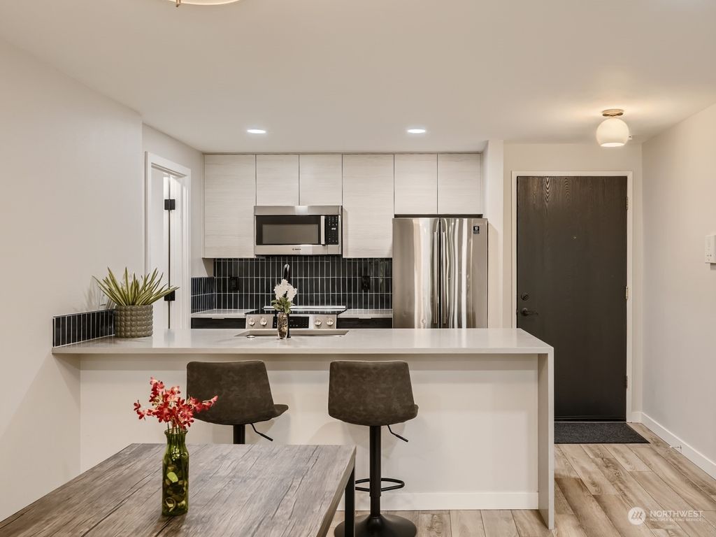 Photo of 14450 NE 31st Street #J208, Bellevue, WA 98007 (MLS # 2153482)