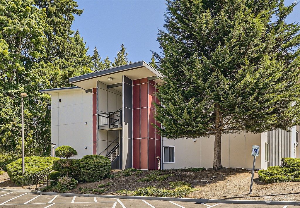 Photo of 14450 NE 31st Street #J208, Bellevue, WA 98007 (MLS # 2153482)