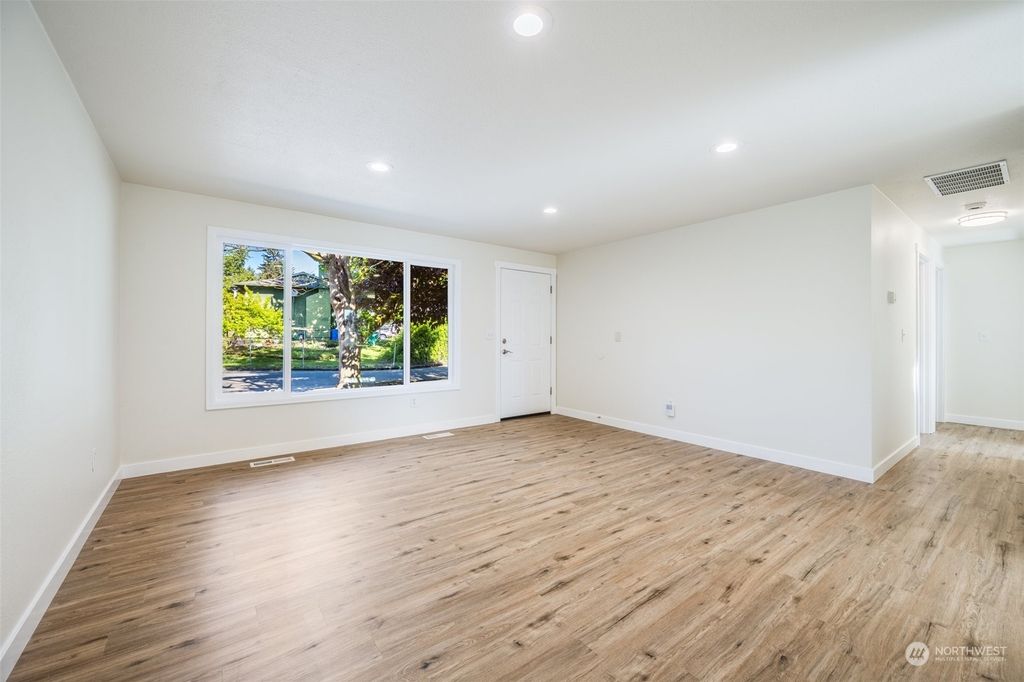 Photo of 3701 SW 335th Court, Federal Way, WA 98023 (MLS # 2235491)