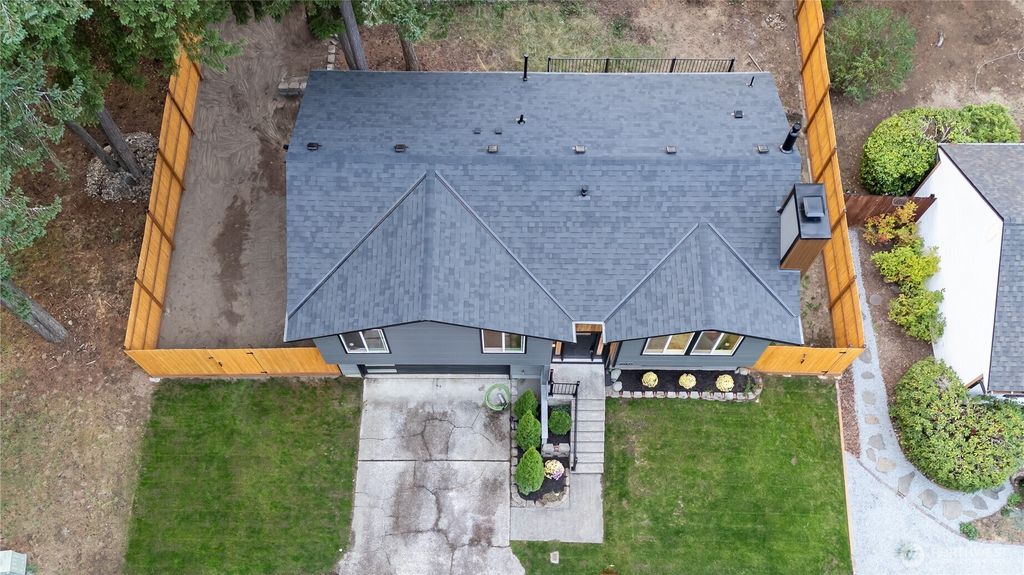 Photo of 26425 189th Avenue SE, Covington, WA 98042 (MLS # 2435194)