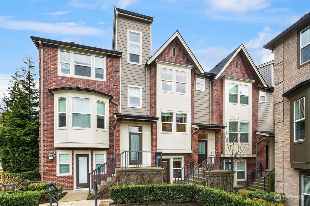 Photo of 1324 Chelsea Walk Walk NE #9.3, Issaquah, WA 98029 (MLS # 2206435)
