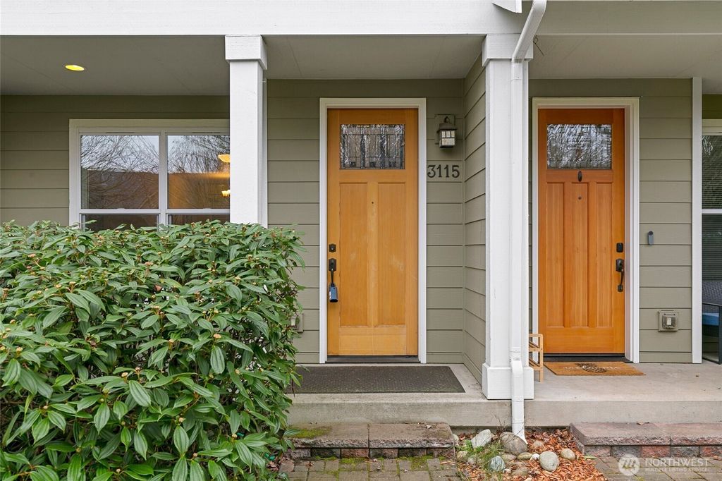 Photo of 3115 SW Raymond Street, Seattle, WA 98126 (MLS # 2347083)