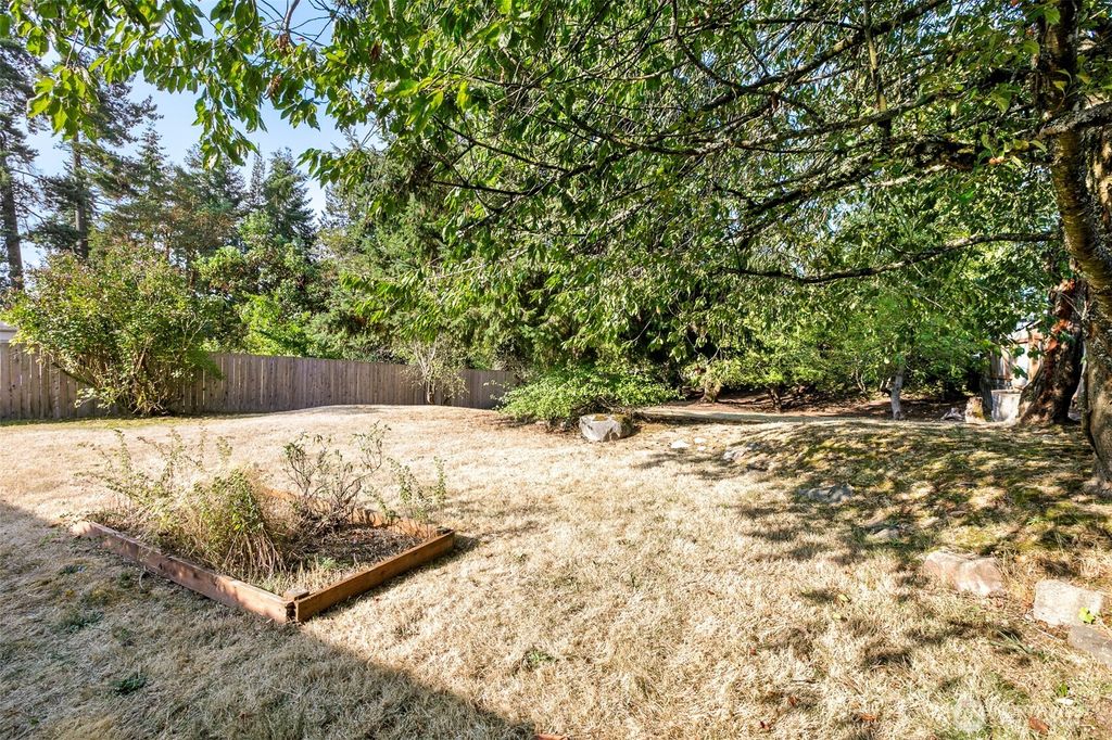 Photo of 23208 55th Avenue W, Mountlake Terrace, WA 98043 (MLS # 2430346)