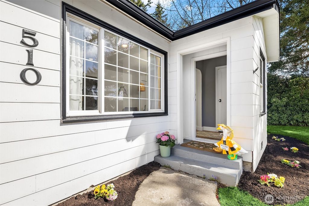 Photo of 510 10th Street, Snohomish, WA 98290 (MLS # 2500502)