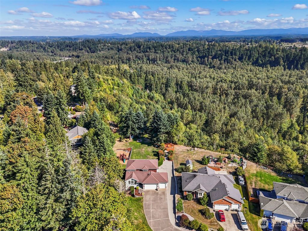 Photo of 403 207th Avenue E, Auburn, WA 98391 (MLS # 2436600)