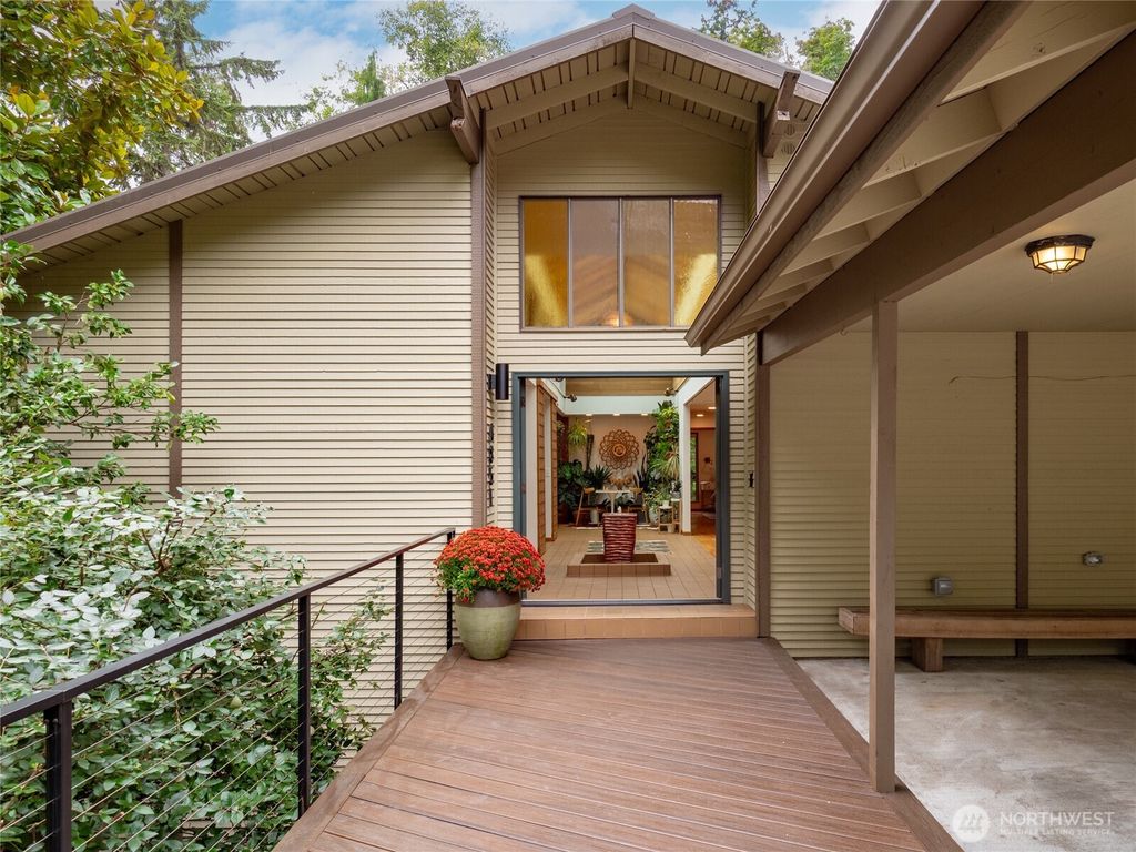 Photo of 4851 88th Place SE, Mercer Island, WA 98040 (MLS # 2428199)