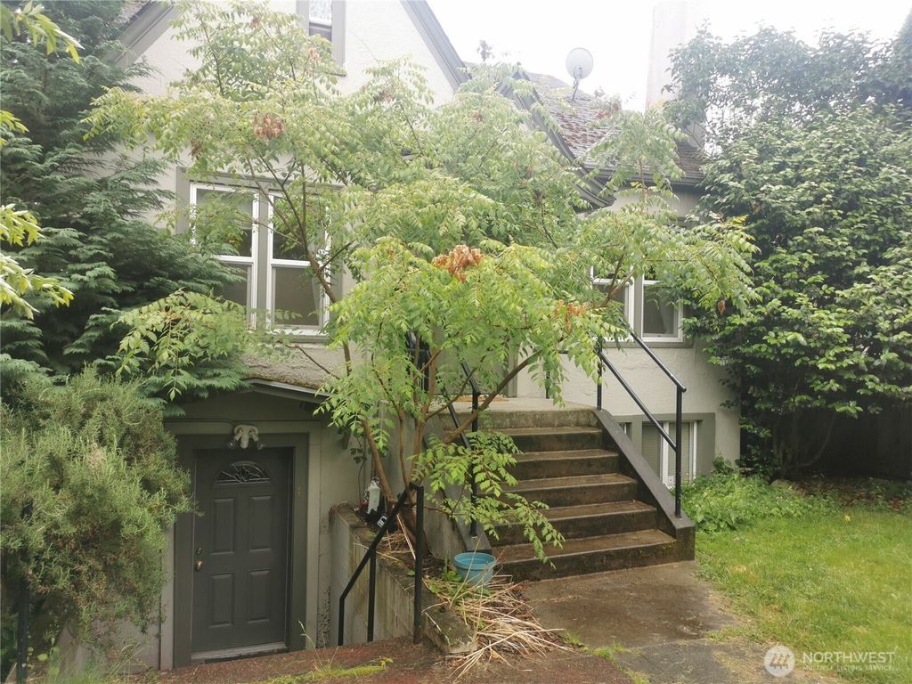 Photo of 7822 NE Lake City Way Way NE, Seattle, WA 98115 (MLS # 2508699)