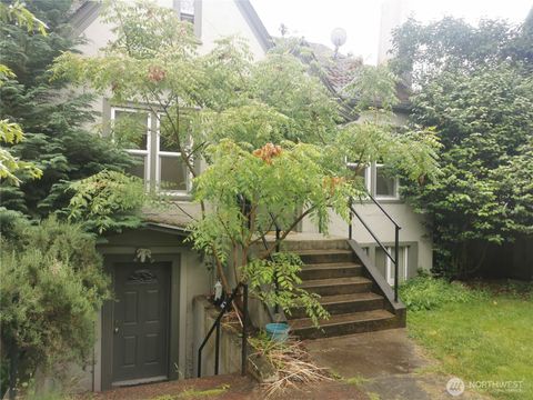 Photo of 7822 NE Lake City Way Way NE, Seattle, WA 98115 (MLS # 2508699)