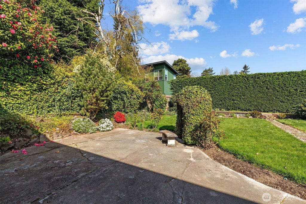 Photo of 10024 36th Avenue SW, Seattle, WA 98146 (MLS # 2355654)