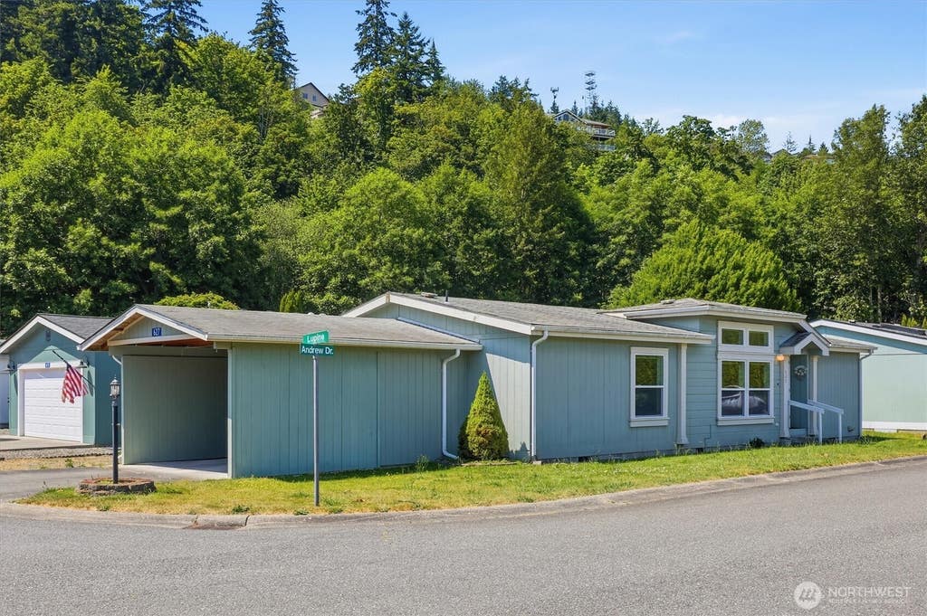 Photo of 627 Andrew Drive, Burlington, WA 98233 (MLS # 2573147)