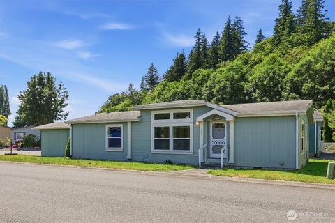 Photo of 627 Andrew Drive, Burlington, WA 98233 (MLS # 2573147)