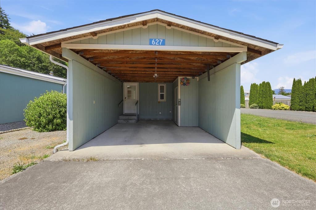 Photo of 627 Andrew Drive, Burlington, WA 98233 (MLS # 2573147)