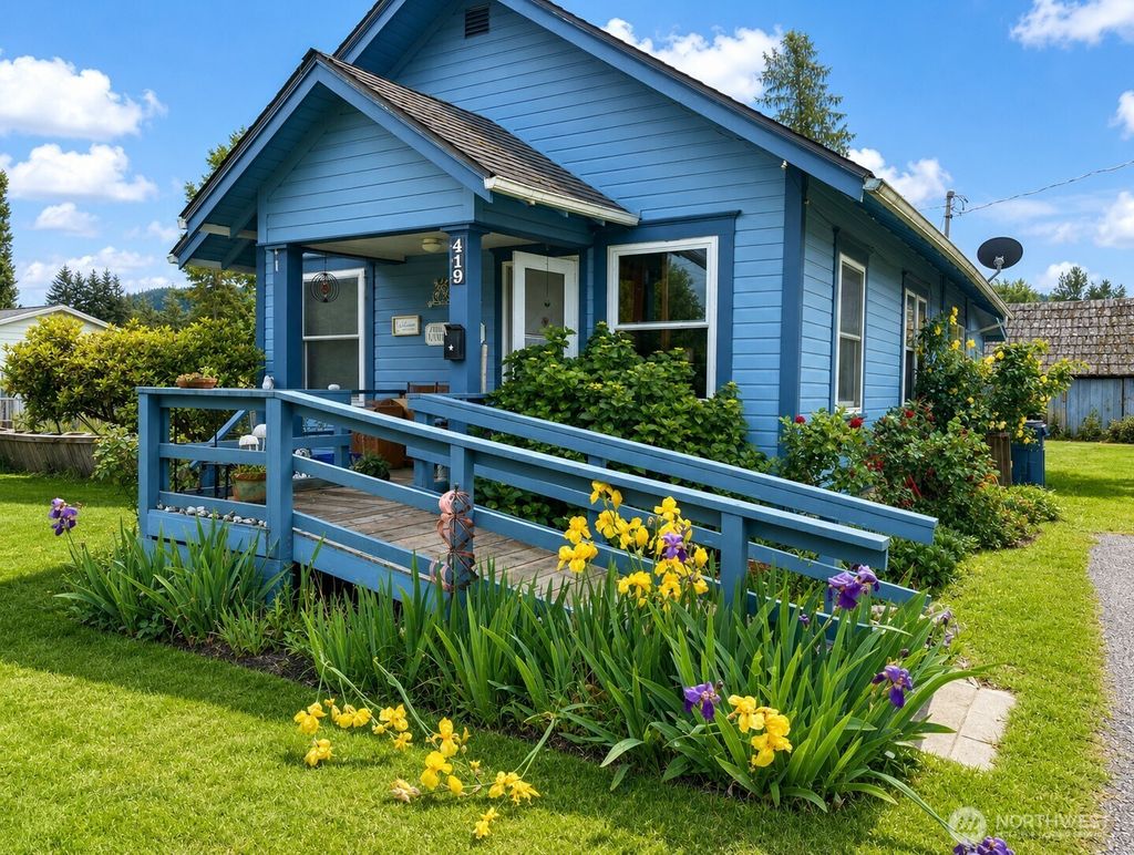 Photo of 419 Sterling Street, Sedro Woolley, WA 98284 (MLS # 2525819)