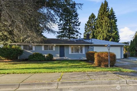 Photo of 1107 S Spruce Street, Burlington, WA 98233 (MLS # 2470935)