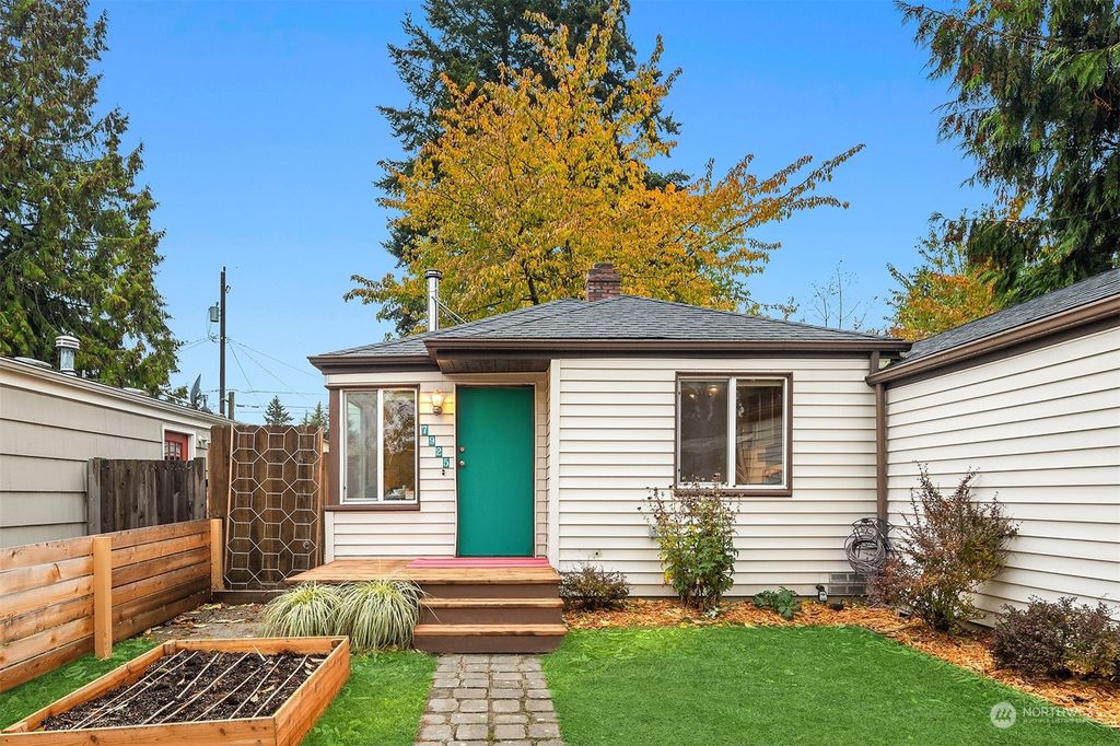 Photo of 7925 31st Avenue SW, Seattle, WA 98126 (MLS # 2014979)
