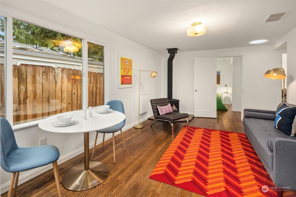 Photo of 7925 31st Avenue SW, Seattle, WA 98126 (MLS # 2014979)