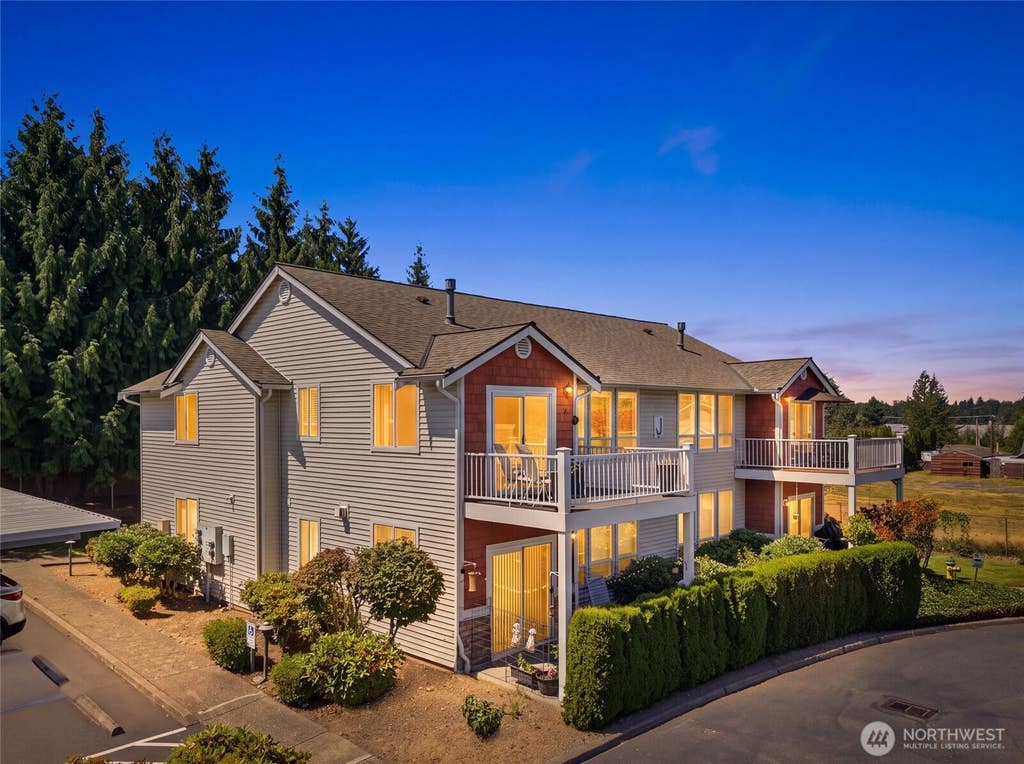 Photo of 800 96th Avenue NE #J202, Lake Stevens, WA 98258 (MLS # 2554951)