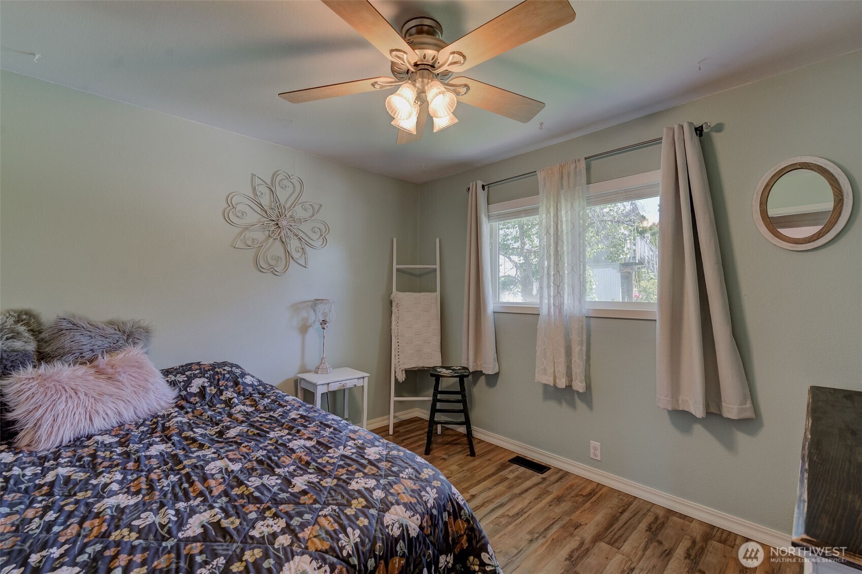 East Wenatchee, Washington 98802, United States, 4 Bedrooms Bedrooms, ,2 BathroomsBathrooms,Residential,Active,183349