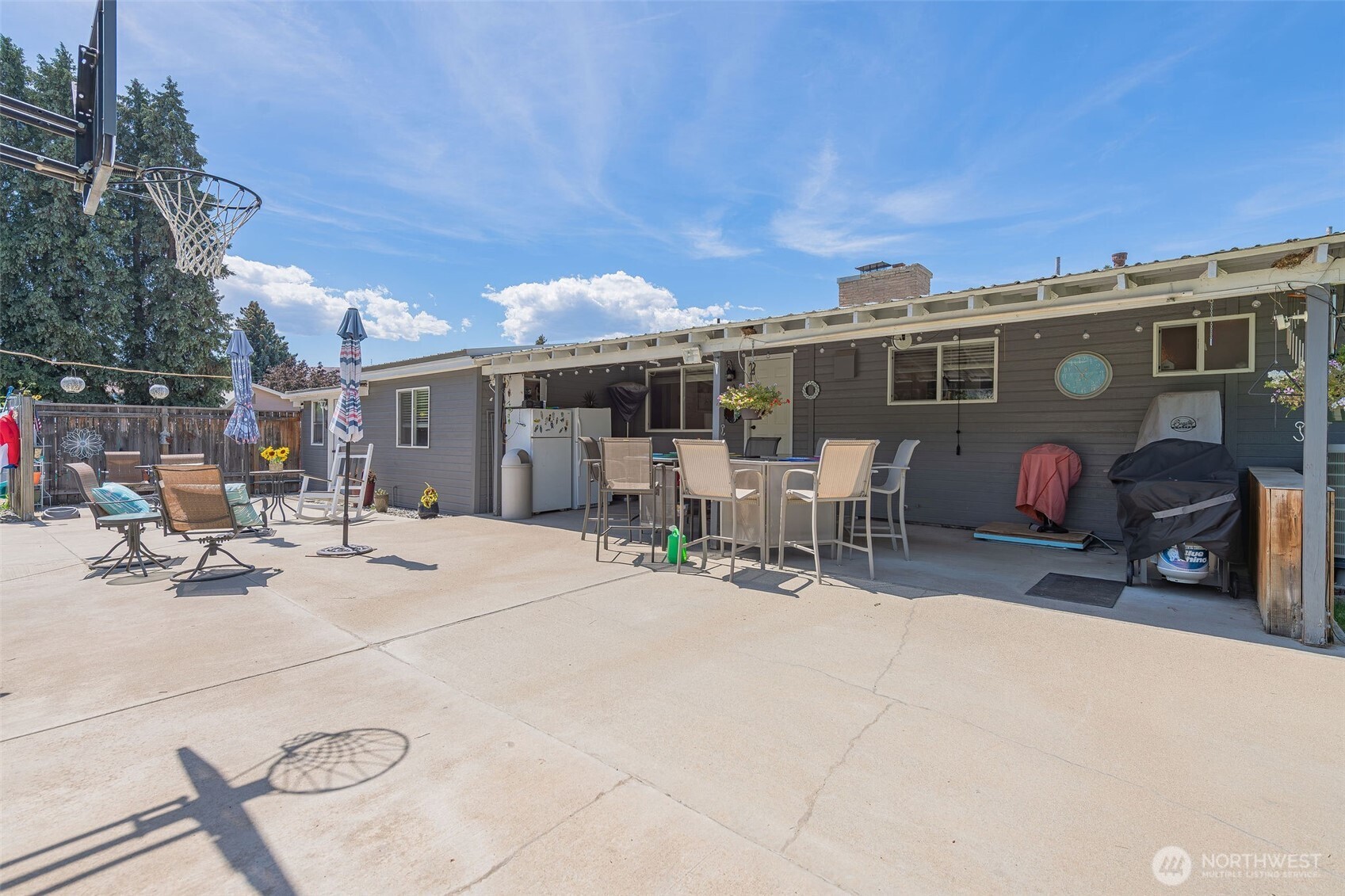 East Wenatchee, Washington 98802, United States, 4 Bedrooms Bedrooms, ,2 BathroomsBathrooms,Residential,Active,183349