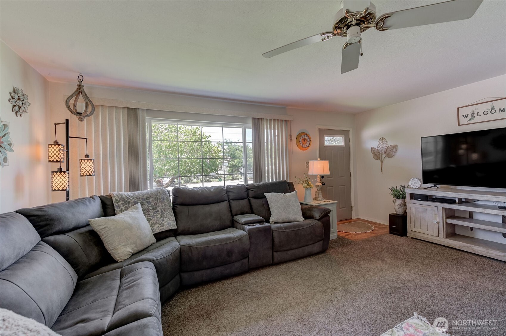 East Wenatchee, Washington 98802, United States, 4 Bedrooms Bedrooms, ,2 BathroomsBathrooms,Residential,Active,183349