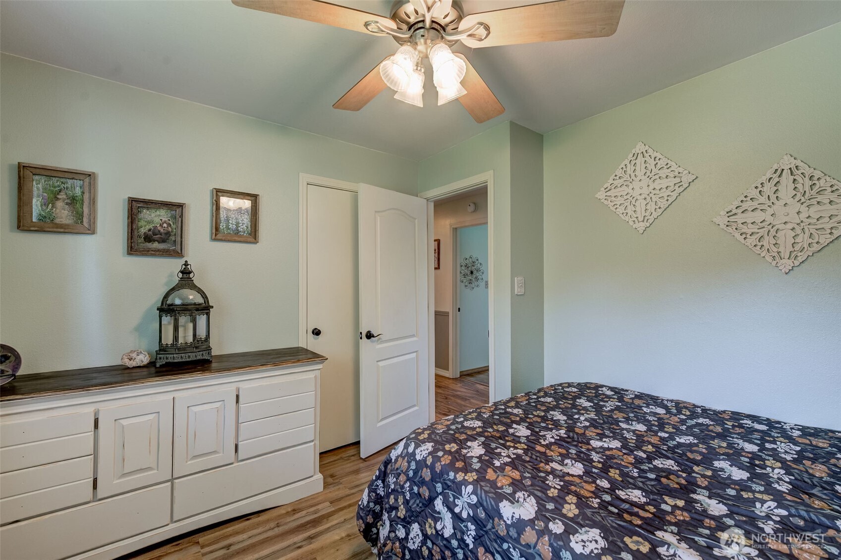 East Wenatchee, Washington 98802, United States, 4 Bedrooms Bedrooms, ,2 BathroomsBathrooms,Residential,Active,183349