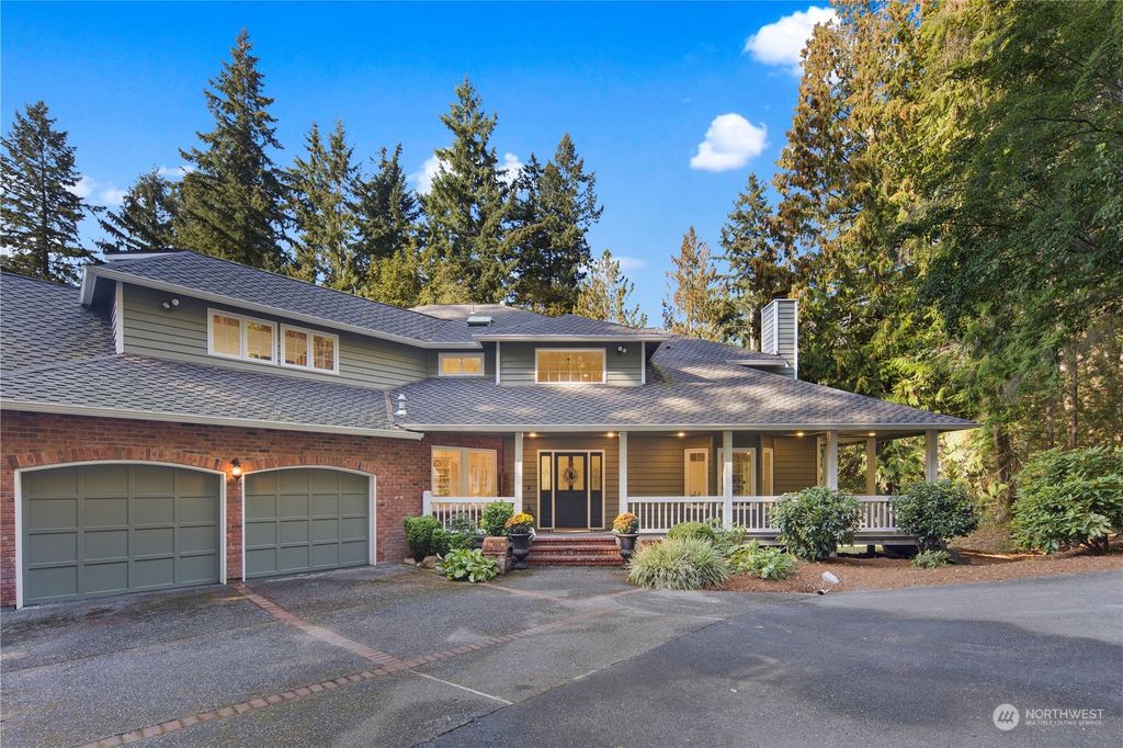 Photo of 22404 SE 18th Street, Sammamish, WA 98075 (MLS # 2031603)