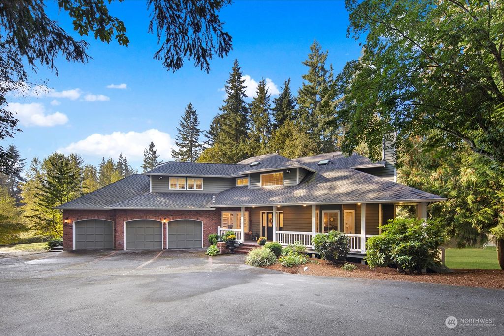 Photo of 22404 SE 18th Street, Sammamish, WA 98075 (MLS # 2031603)