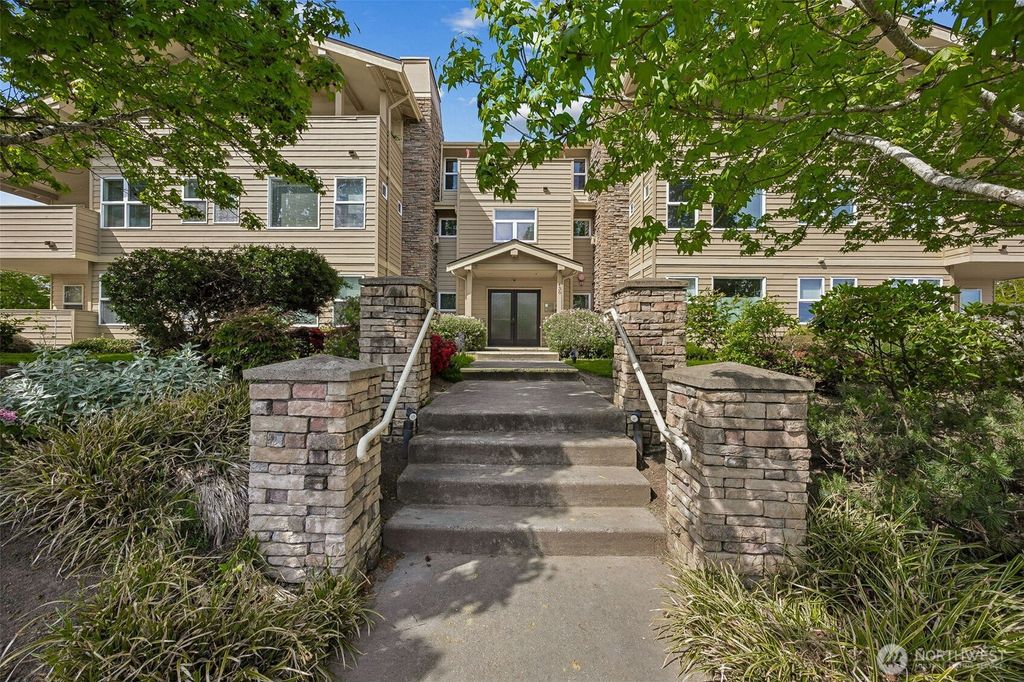 Photo of 430 SW 156th Street #204, Burien, WA 98166 (MLS # 2374567)