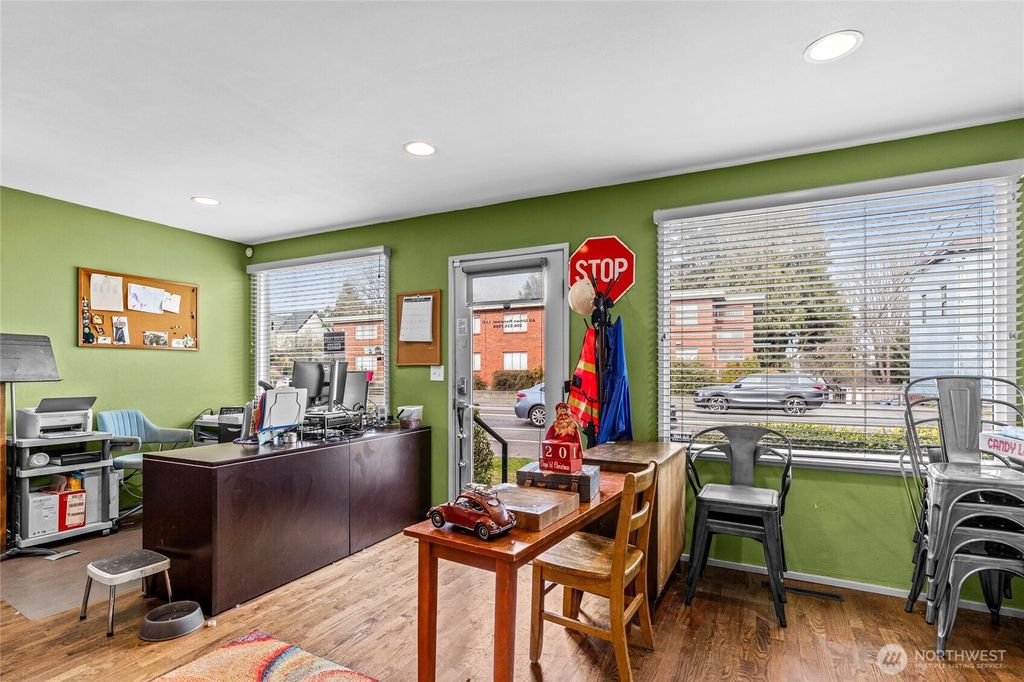 Photo of 4431 SW Admiral Way, Seattle, WA 98116 (MLS # 2475806)