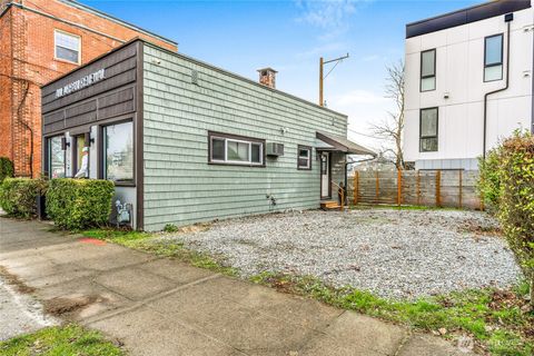 Photo of 4431 SW Admiral Way, Seattle, WA 98116 (MLS # 2475806)