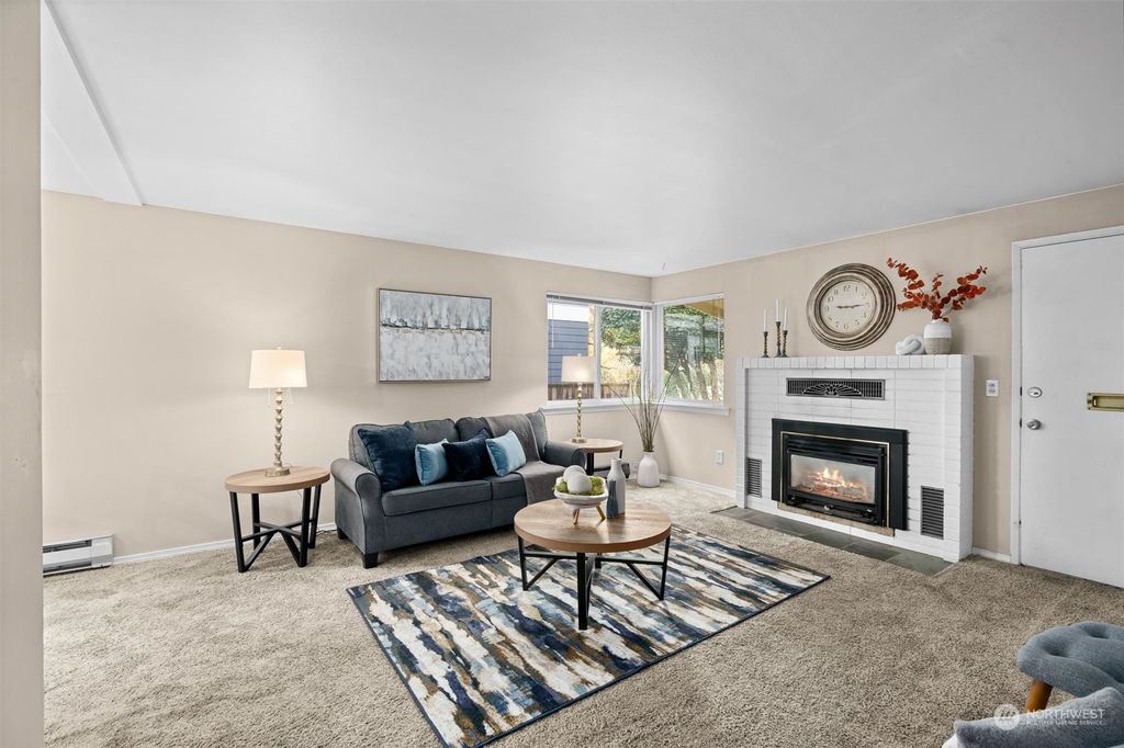 Photo of 5042 35th Avenue NE, Seattle, WA 98105 (MLS # 2310643)