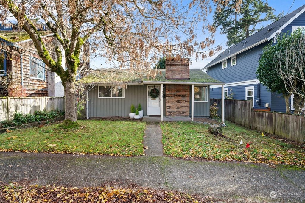 Photo of 5042 35th Avenue NE, Seattle, WA 98105 (MLS # 2310643)