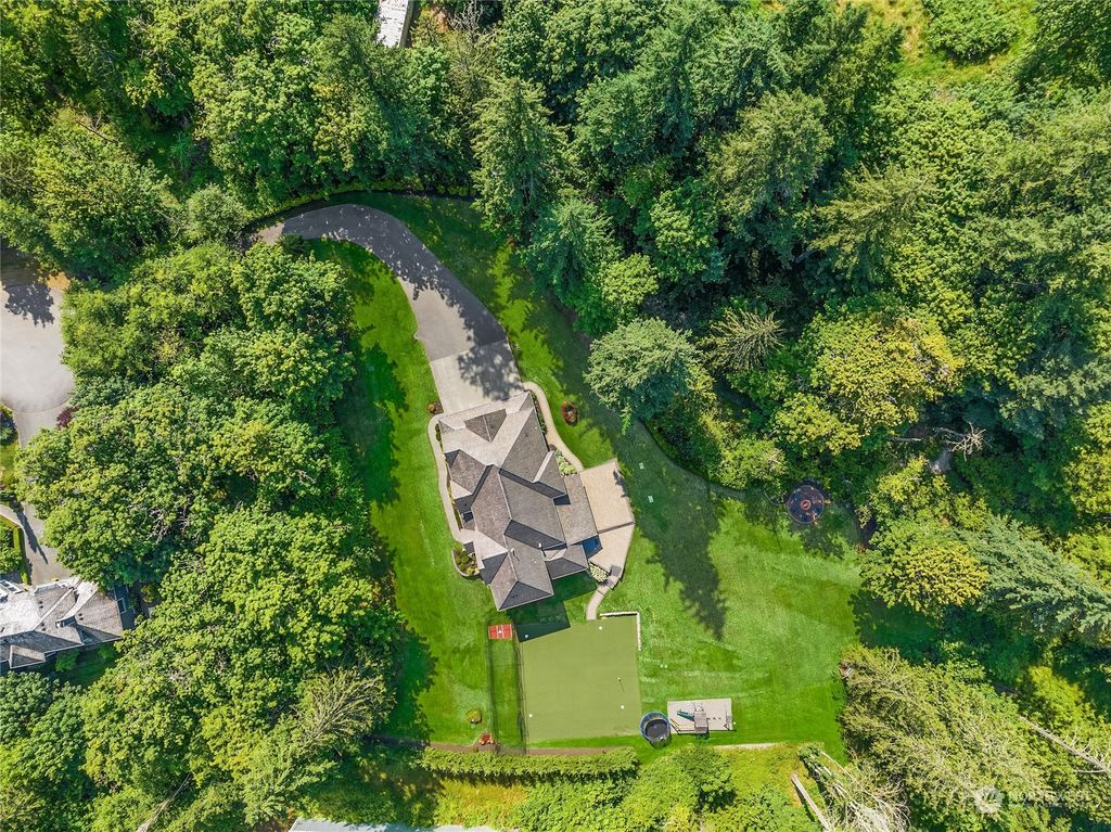 Photo of 5855 245th Place NE, Redmond, WA 98053 (MLS # 2190856)