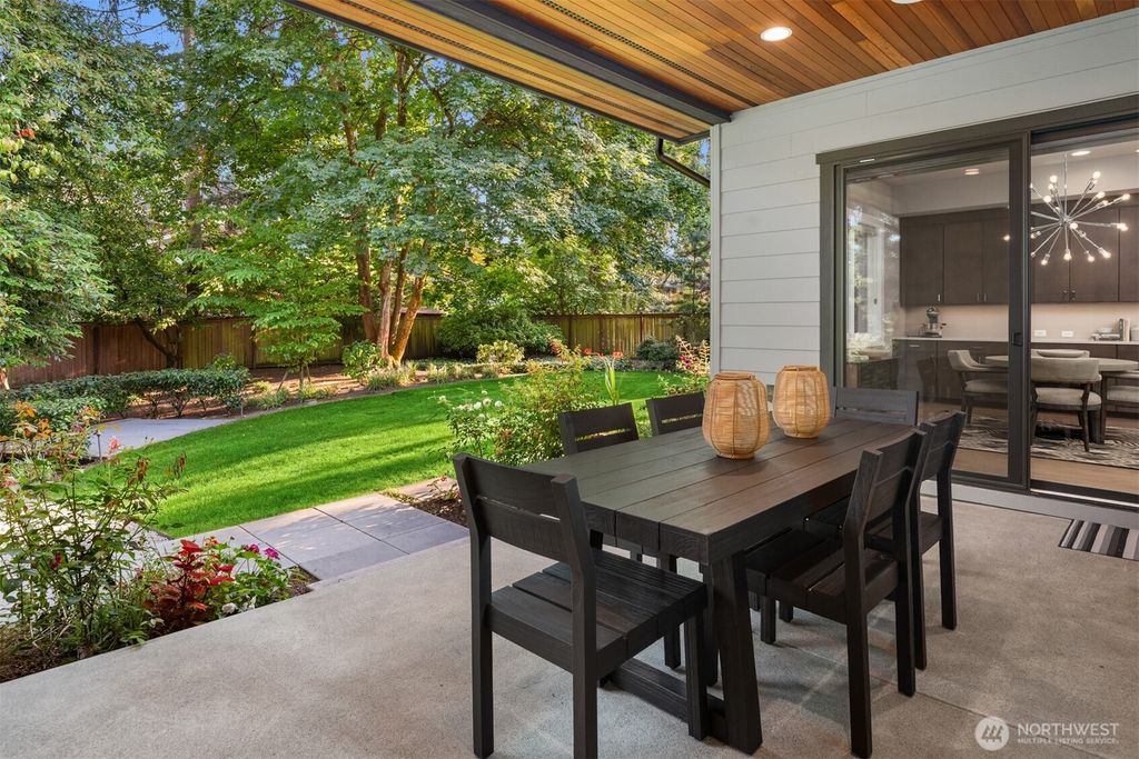 Photo of 10453 SE 19th Street, Bellevue, WA 98004 (MLS # 2411397)