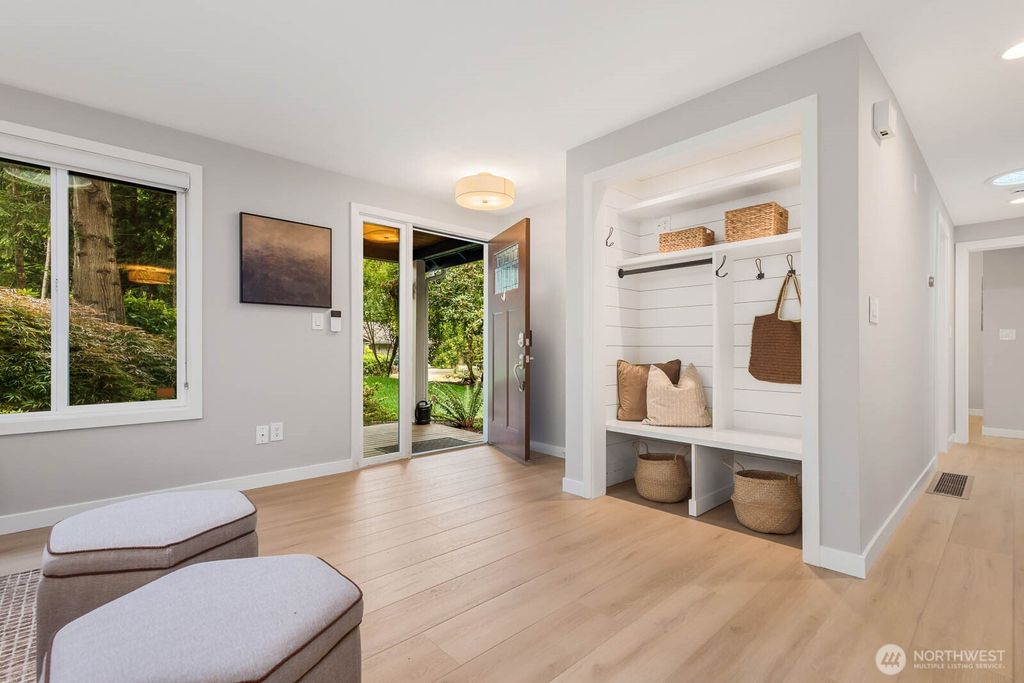 Photo of 1928 218th Lane SE, Sammamish, WA 98075 (MLS # 2532537)