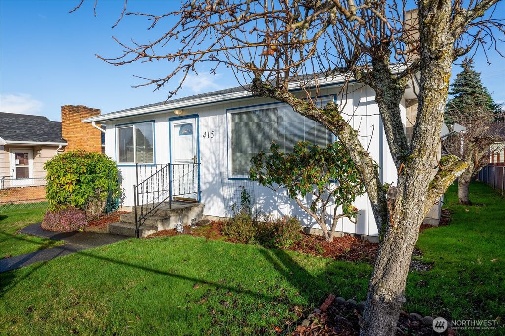 Photo of 415 E Seventh St, Port Angeles, WA 98362 (MLS # 2466472)