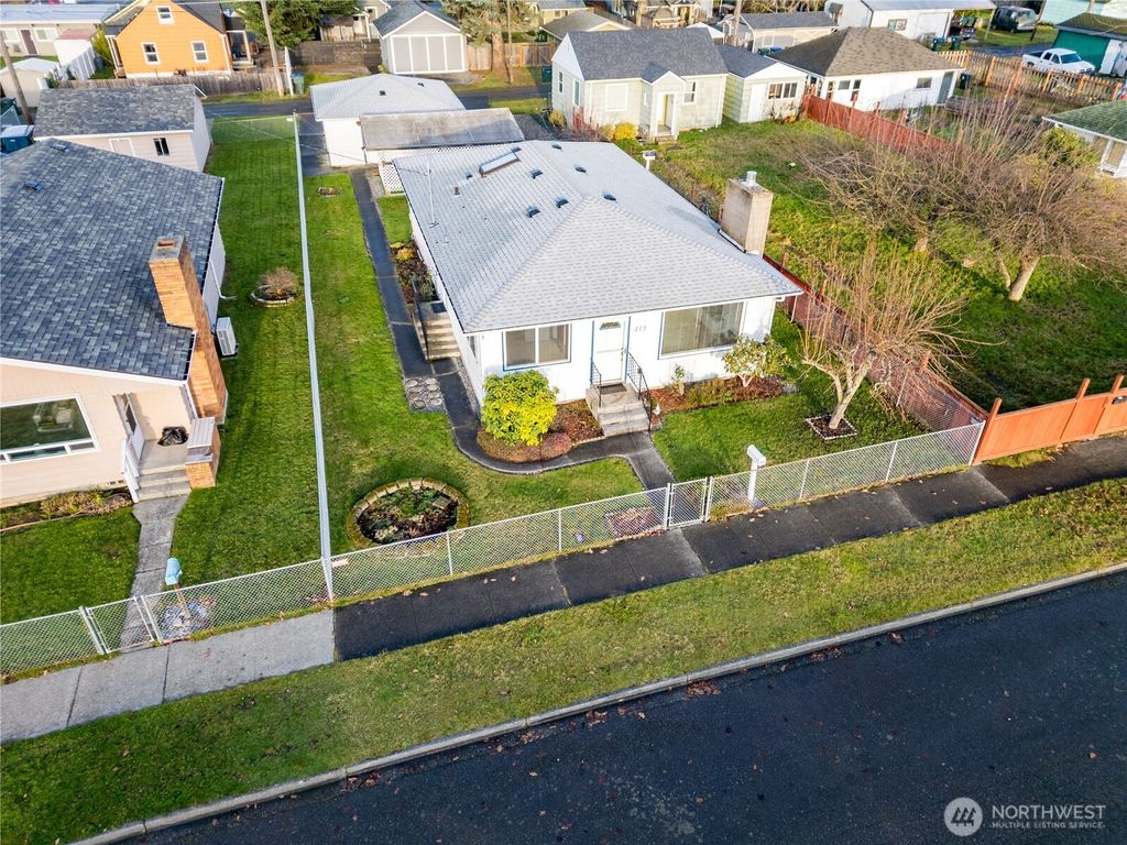 Photo of 415 E Seventh St, Port Angeles, WA 98362 (MLS # 2466472)