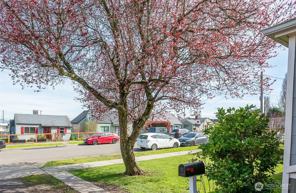 Photo of 13533 35th Avenue S, Tukwila, WA 98168 (MLS # 2350170)