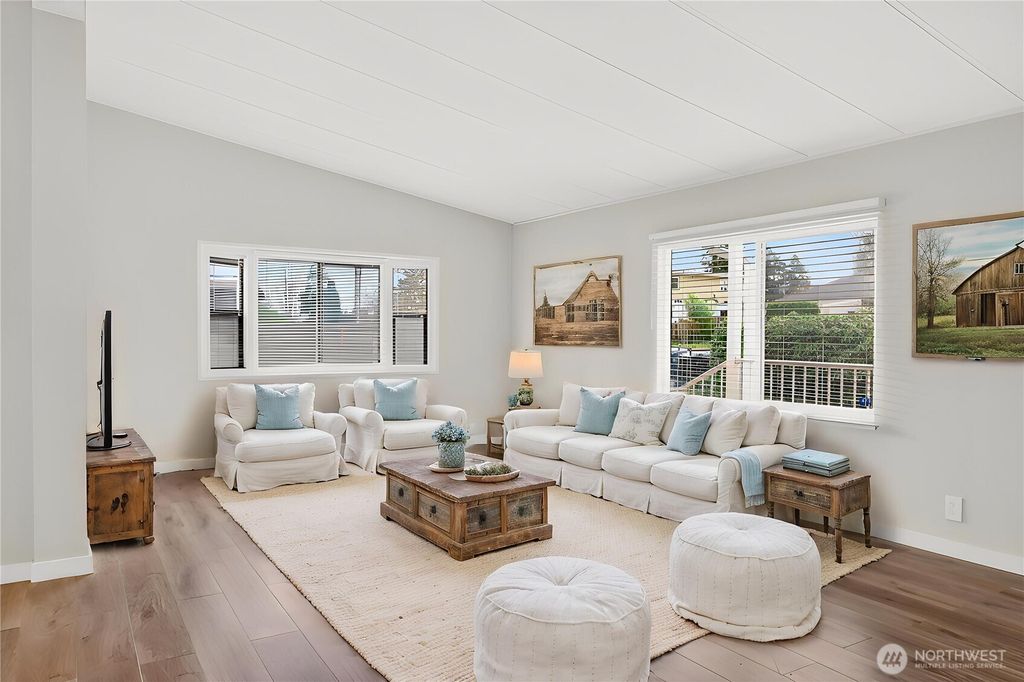 Photo of 2424 S 130th Place, SeaTac, WA 98168 (MLS # 2490855)