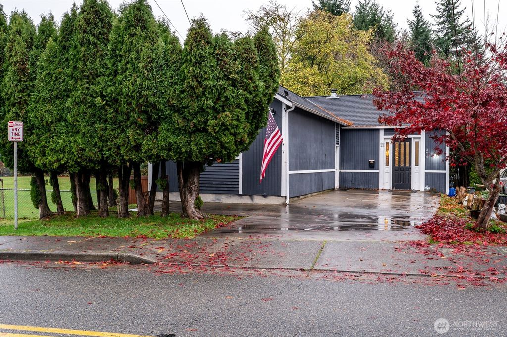 Photo of 3613 Norton Avenue, Everett, WA 98201 (MLS # 2457220)
