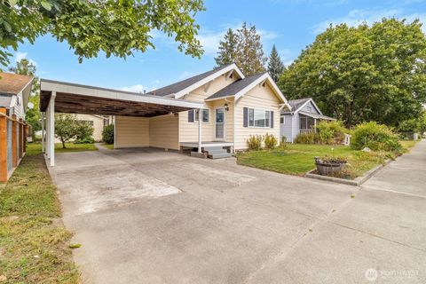 Photo of 310 Second Street, Sumas, WA 98295 (MLS # 2498397)