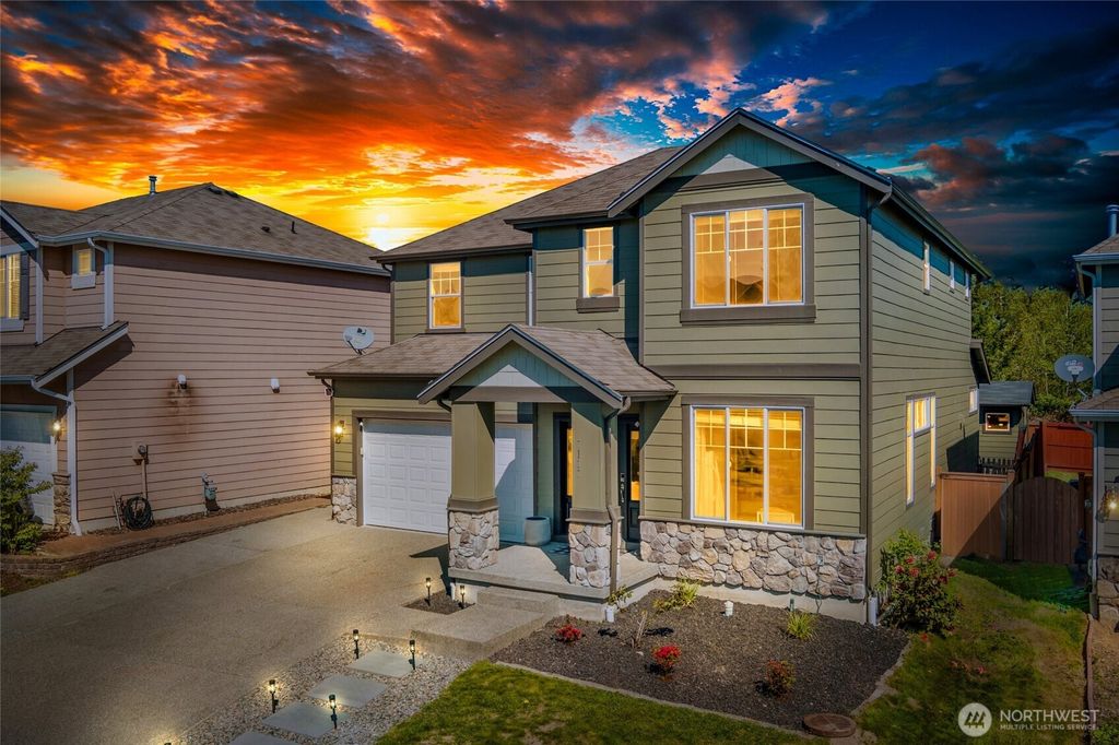Photo of 7117 39th Place NE, Marysville, WA 98270 (MLS # 2363138)