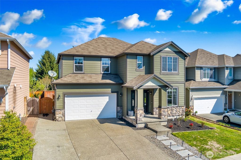 Photo of 7117 39th Place NE, Marysville, WA 98270 (MLS # 2363138)