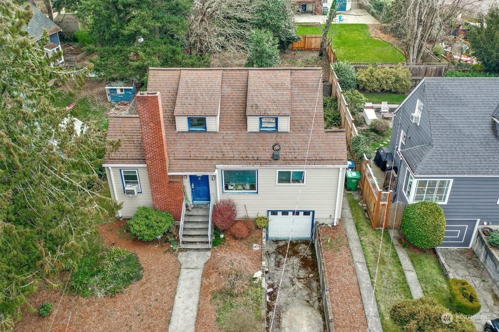 Photo of 6214 40th Avenue NE, Seattle, WA 98115 (MLS # 2046237)